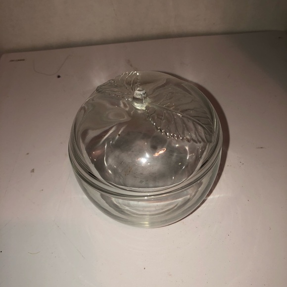 Vintage luminarc France clear glass apple shaped container with lid. - Picture 9 of 9